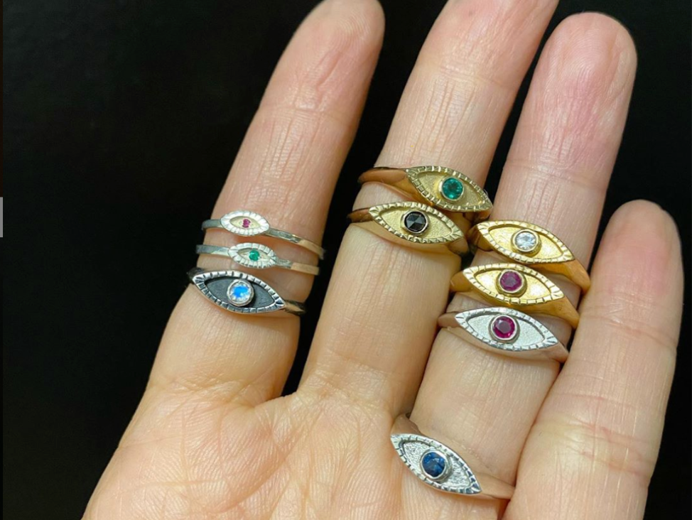 Into the mystic with Momocreatura