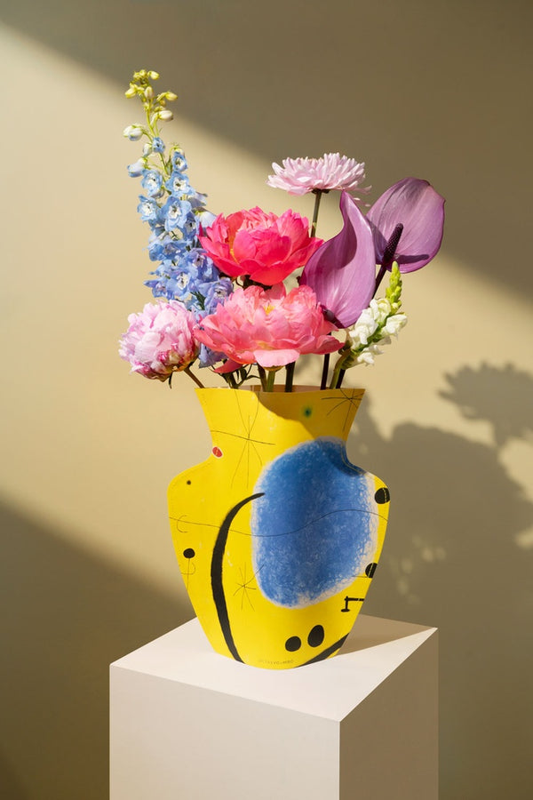 Joan Miró and Octevo have collaborated closely to create this luxurious paper vase, the L'Or de l'Azur paper vase. Available at www.cuemars.com