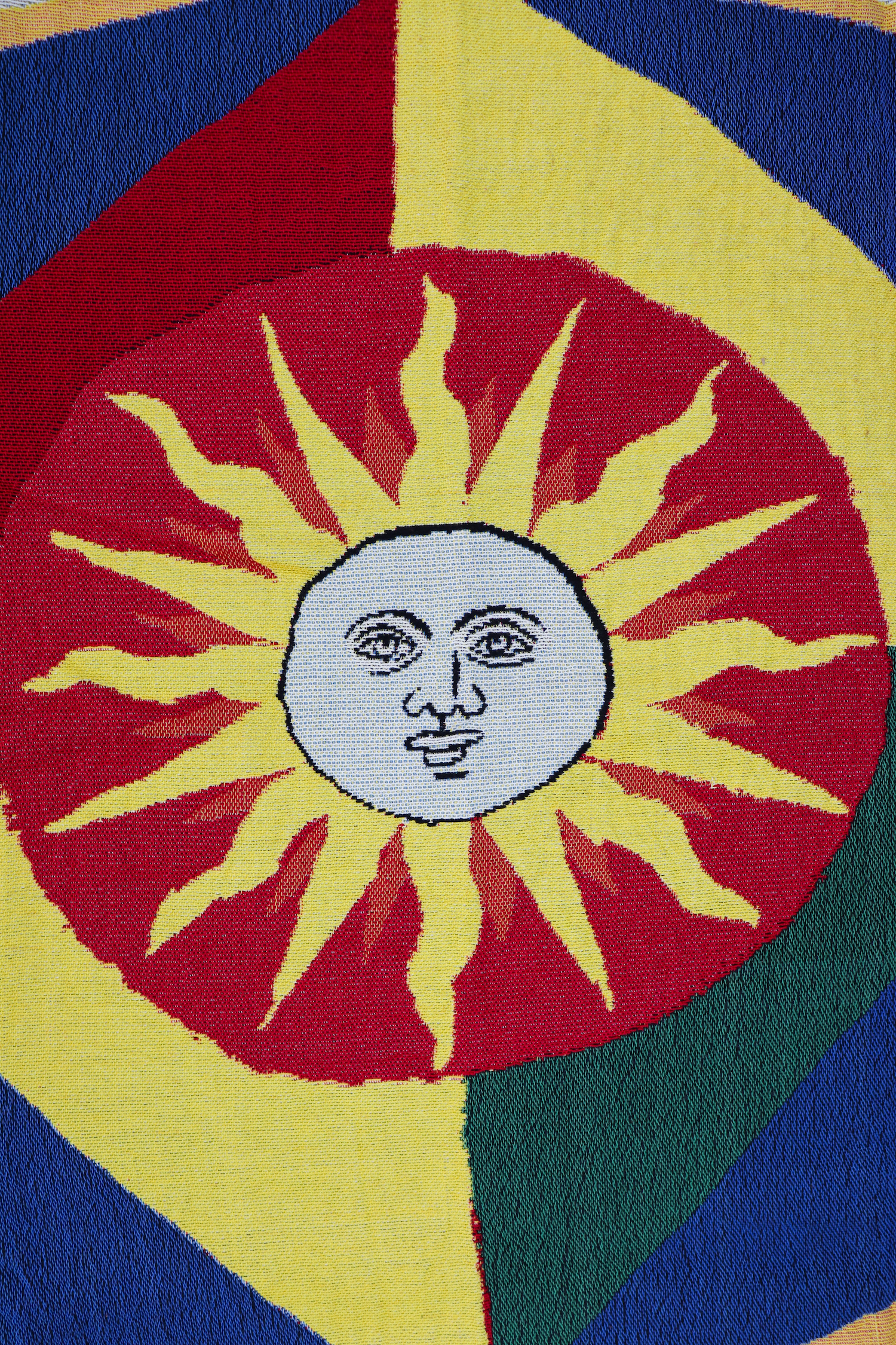 Sol-invectus-darius-throw