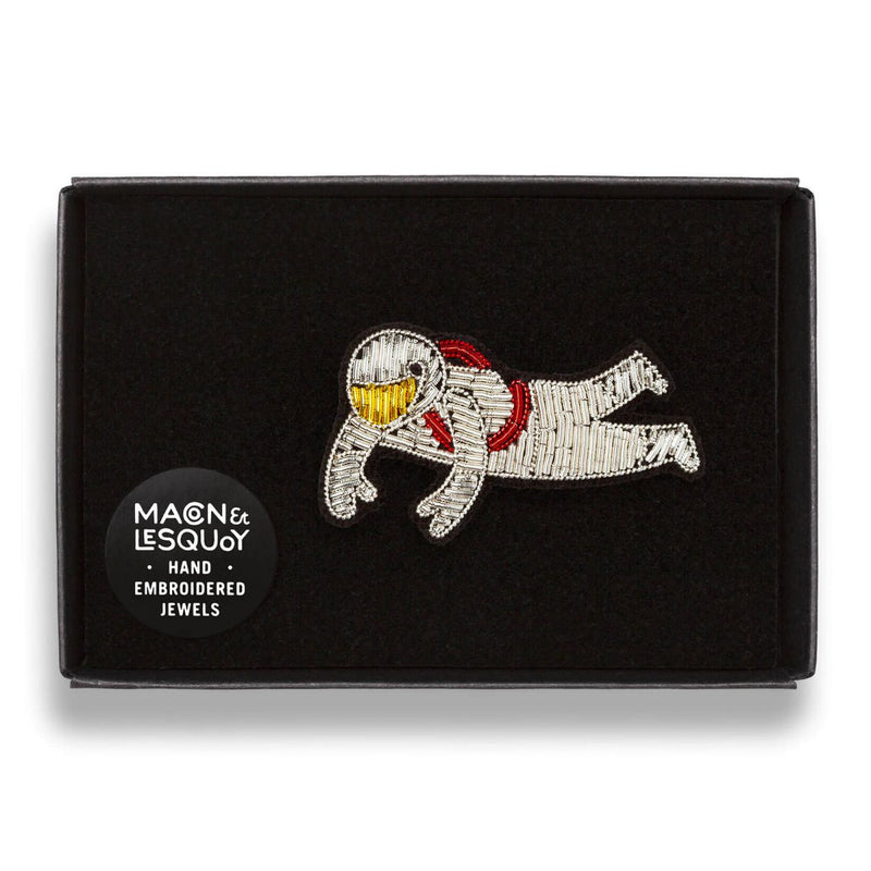 Cosmonaut brooch macon et lesquoy cuemars