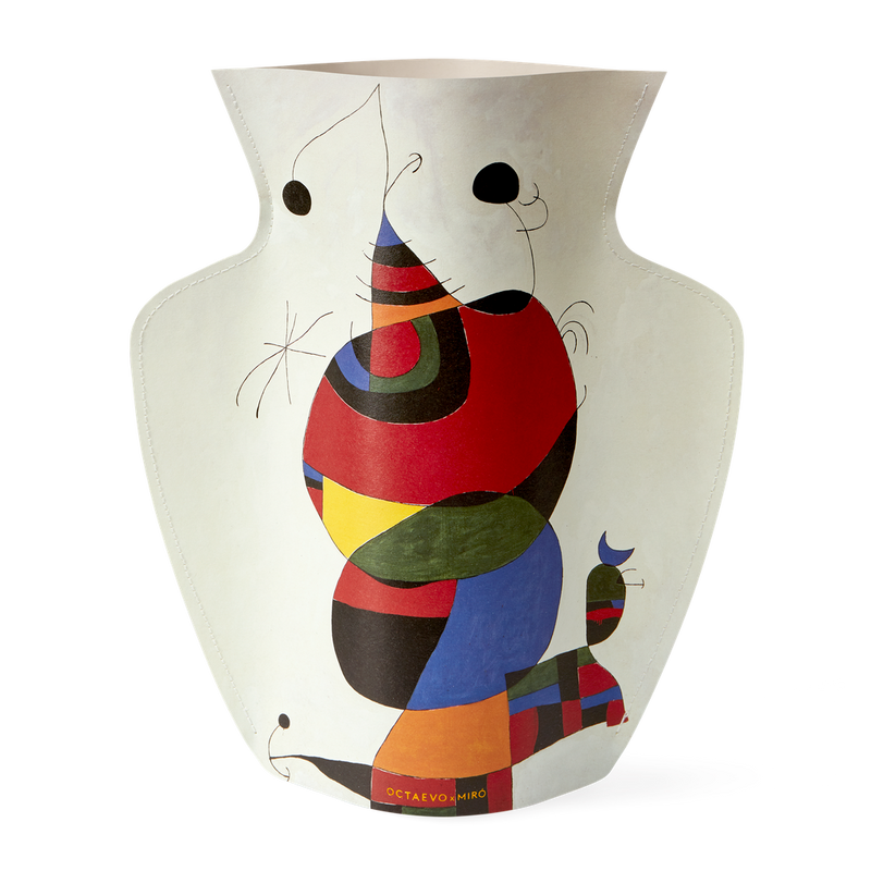 Flower paper vase based on Miro's design by Octaevo. Available at www.cuemars.com