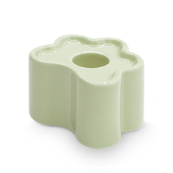 Green glossy ceramic candle holder designed by Octaevo Barcelona, available at www.cuemars.com