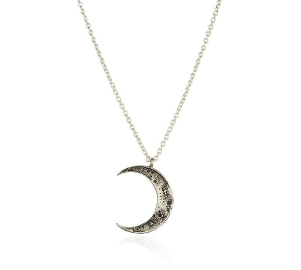 Momocreatura Crescent Moon Necklace Silver