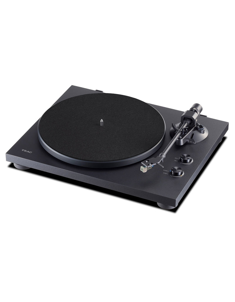 Black turntable with engraved logo TEAC on the left hand side, metallic finishes 