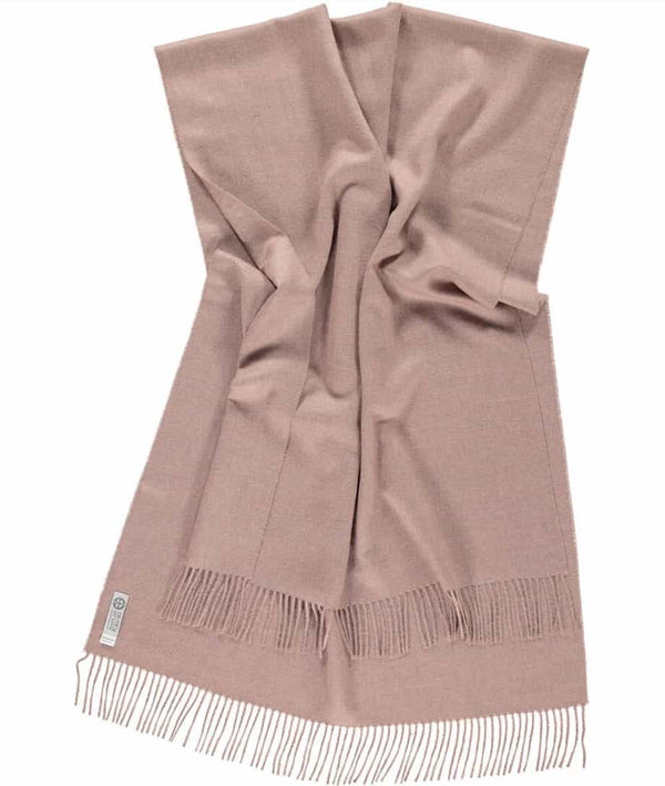 detailed picture of handmade super soft baby alpaca shawl by so cosy in pale pink available online and at the store