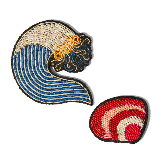 Hand embroidered brooch of a Shell and a sea wave by French company Macon et Lesquoy, available to purchase at www.cuemars.com