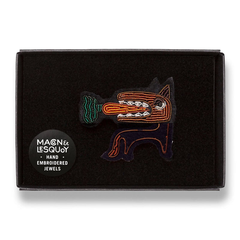 maconetlesquoy-vegan-wolf-handmade-brooch-cuemars