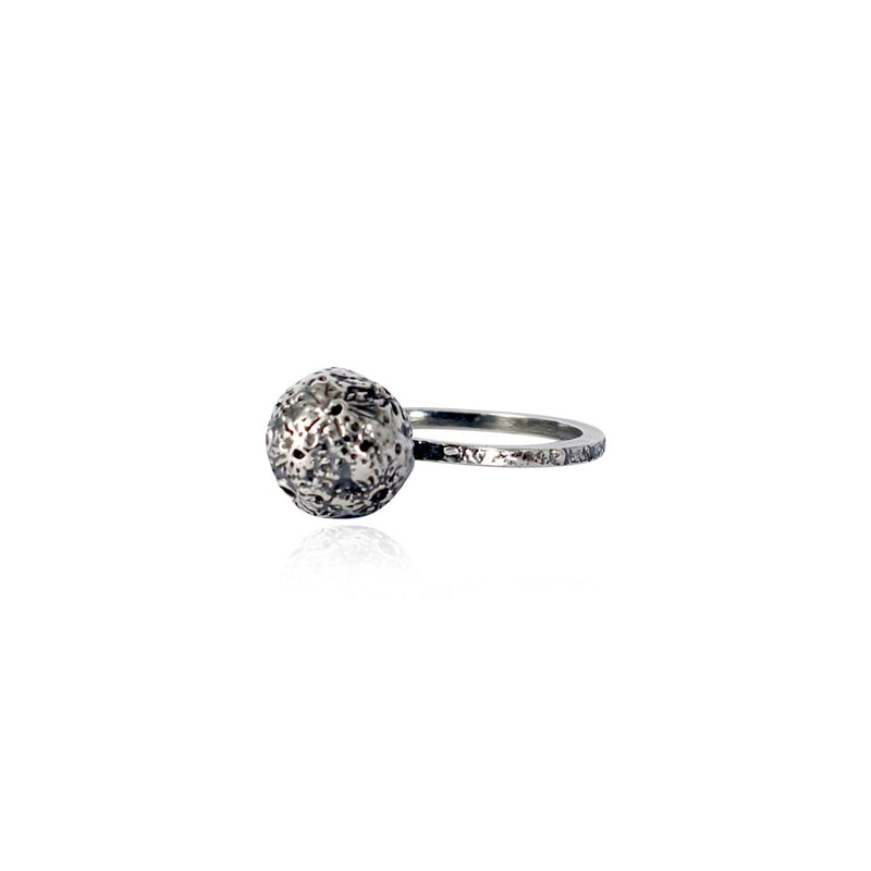 Oxidised Silver Moon Sphere Ring handcrafted by London based maker Momocreatura