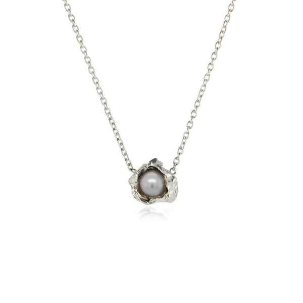 Fresh water pearl and silver necklace from the crush collection by Niza Huang. Discover it at www.cuemars.com