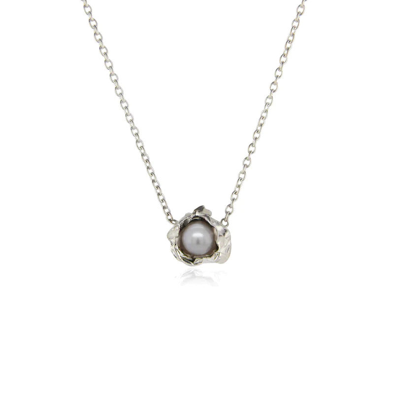Fresh water pearl and silver necklace from the crush collection by Niza Huang. Discover it at www.cuemars.com