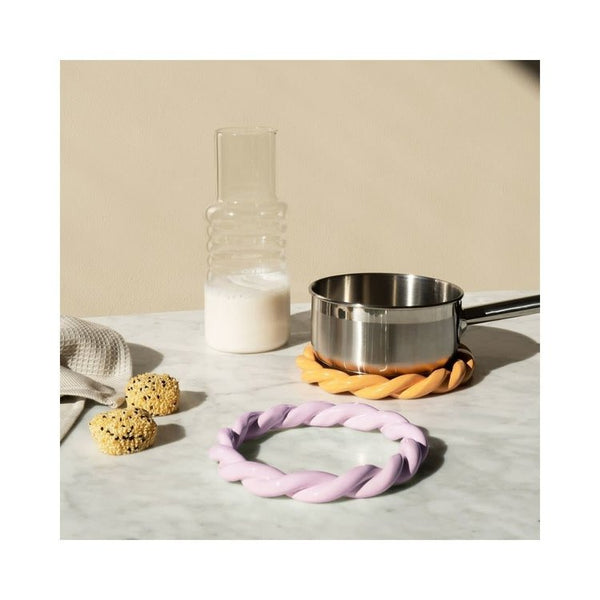 lilac ceramic trivet by Barcelona based design studio Octaevo, available at cuemars.com