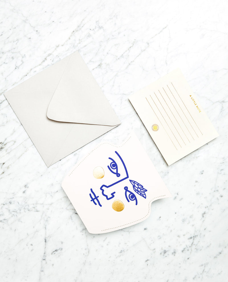 Flat Lay Picture of a handmade waterproof mini paper vase by Barcelona based design studio Octaevo