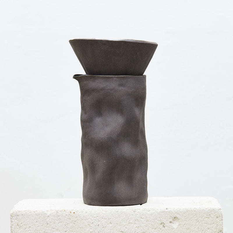 Siup Studio - Handmade ceramic coffee dripper - black wavy - cuemars