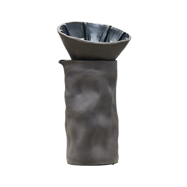 Siup Studio - Handmade ceramic coffee dripper - black wavy - cuemars